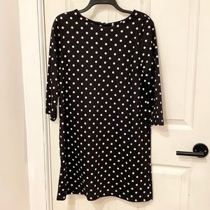 Polka dot 3/4 sleeve shift dress